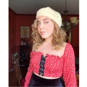 Floral ruffle trim cropped top 🌹